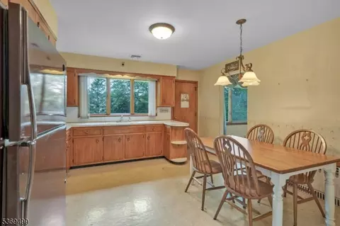 581 Mazur, Paramus, NJ 07652 photo 15