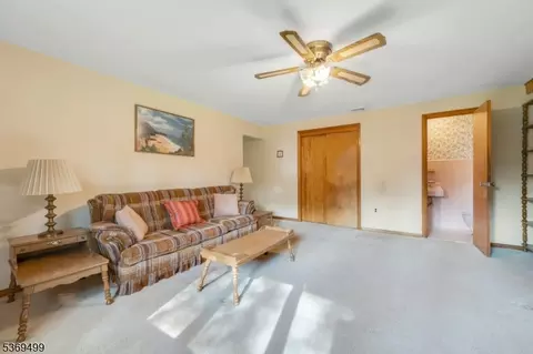 581 Mazur, Paramus, NJ 07652 photo 34