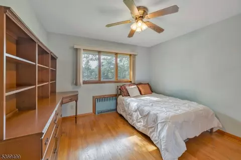 581 Mazur, Paramus, NJ 07652 photo 25