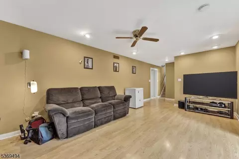 4 Corvair Pl, Wayne, NJ 07470 photo 19