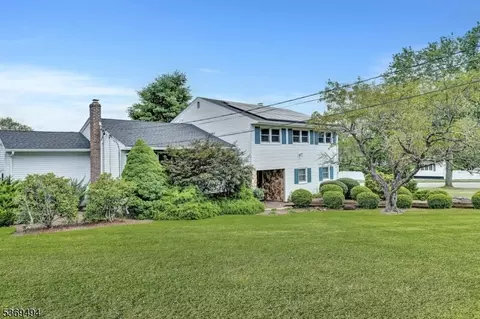 4 Corvair Pl, Wayne, NJ 07470 photo 2