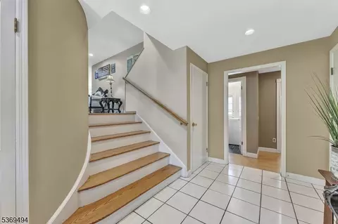 4 Corvair Pl, Wayne, NJ 07470 photo 3