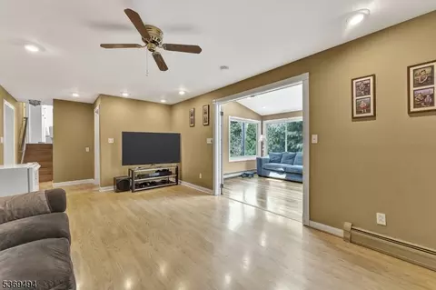4 Corvair Pl, Wayne, NJ 07470 photo 20