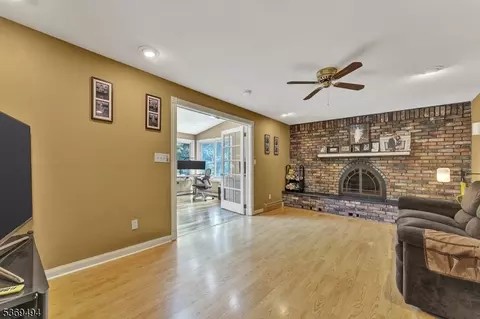 4 Corvair Pl, Wayne, NJ 07470 photo 17