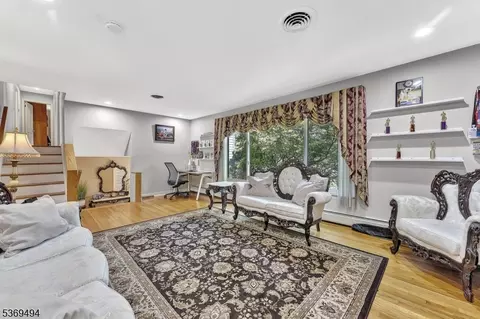 4 Corvair Pl, Wayne, NJ 07470 photo 5