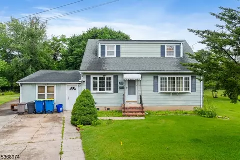 277 E Camplain Rd, Manville, NJ 08835