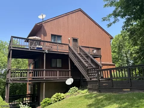 23 Wimbledon Dr #9, Vernon, NJ 07462