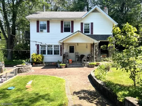316 Ridge Rd, West Milford, NJ 07480