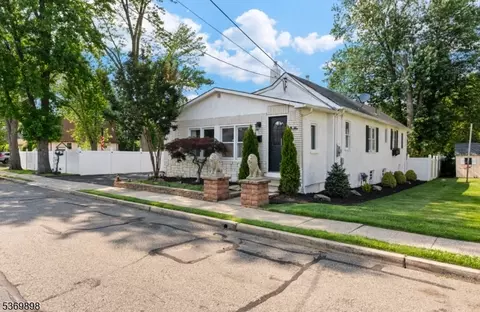 40 Highland St, East Brunswick, NJ 08816
