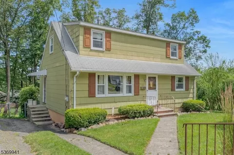 167 Rafkind Rd, Bloomingdale, NJ 07403