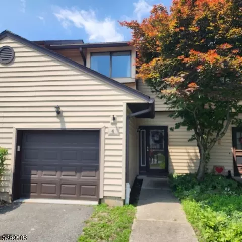4 Cardinal Ln, Newton, NJ 07860