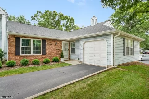 322 Shilling Dr, Franklin Twp, NJ 08873
