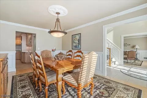 39 Fox Boro Rd, Wayne, NJ 07470 photo 8