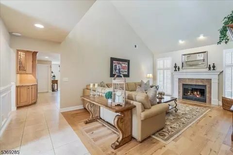 39 Fox Boro Rd, Wayne, NJ 07470 photo 13