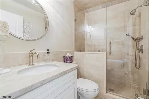 39 Fox Boro Rd, Wayne, NJ 07470 photo 12