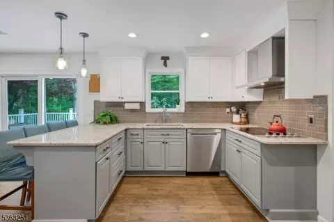 11 E Gate Rd, Long Valley, NJ 07853 photo 9