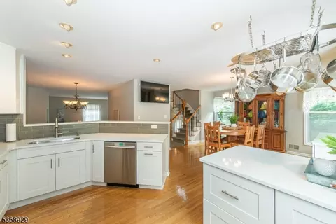 43 Tanager Ct, Wayne, NJ 07470 photo 9
