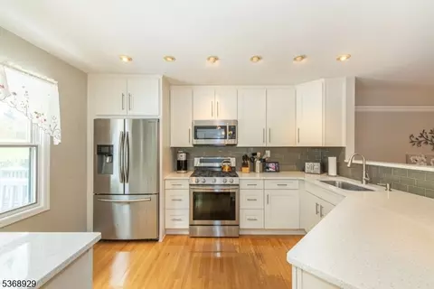 43 Tanager Ct, Wayne, NJ 07470 photo 8