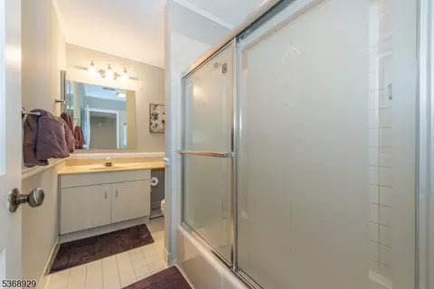 43 Tanager Ct, Wayne, NJ 07470 photo 29