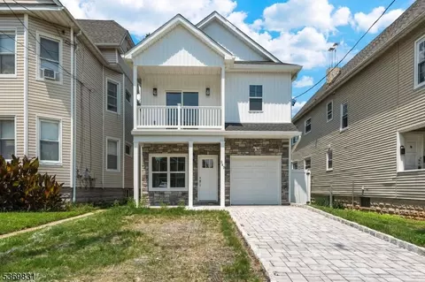 243 E 9th Ave, Roselle, NJ 07203