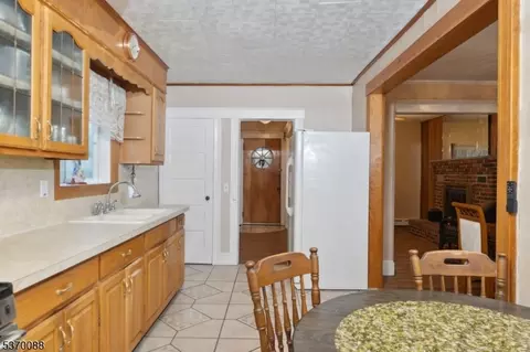 113 Coleman St, Middlesex, NJ 08846 photo 6
