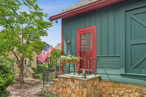 15 Murray Hill Sq, New Providence, NJ 07974