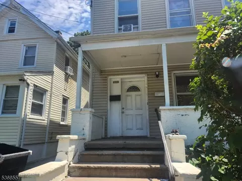 504 E 2nd St, Plainfield, NJ 07060 photo 2