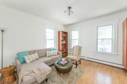 5 Race St, Bloomfield, NJ 07003