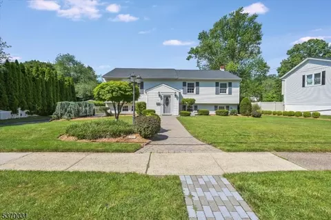 7 Hanover Pl, Wayne, NJ 07470 photo 2