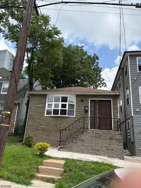14 Orchard Pl, Irvington, NJ 07111