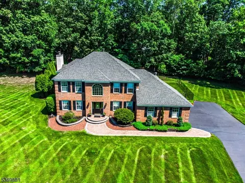 171 Windswept Ln, Freehold, NJ 07728