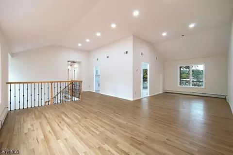 1 Fielding Ter, Paramus, NJ 07652 photo 8