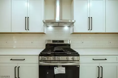 1 Fielding Ter, Paramus, NJ 07652 photo 10