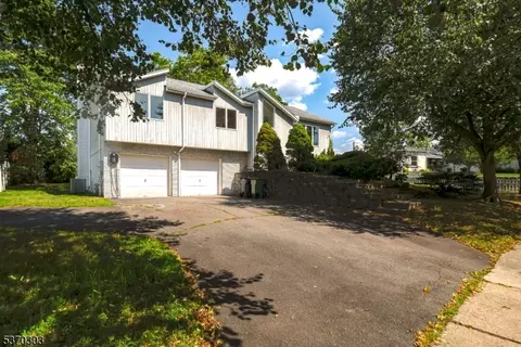 1 Fielding Ter, Paramus, NJ 07652 photo 2