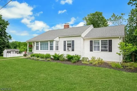 8 Mountain View Rd, Franklin, NJ 07416