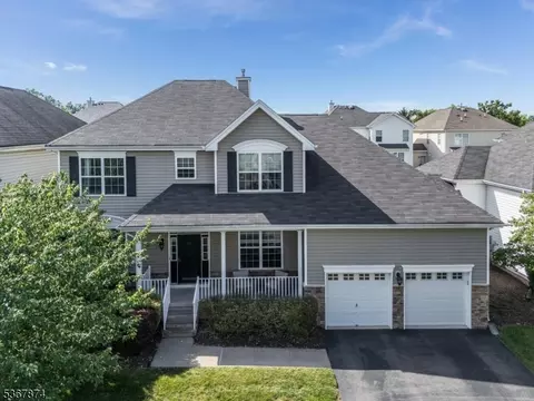 42 Pony Ln, Flemington, NJ 08822