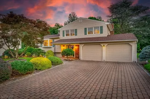 64 Annette Dr, Edison, NJ 08820