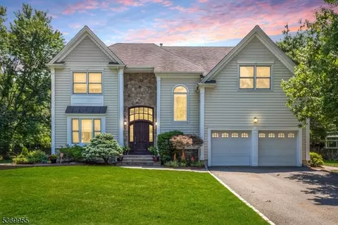 1 Fox Ct, Scotch Plains, NJ 07076