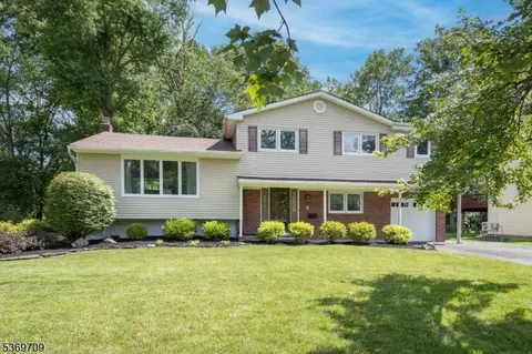 303 River Bend Rd, Berkeley Heights, NJ 07922