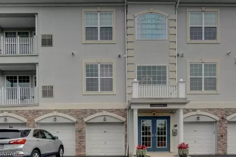 2 Sandstone Ct #D3, Woodland Park, NJ 07424