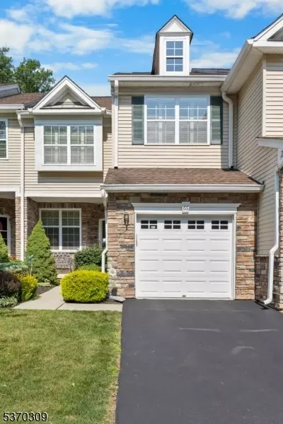 66 Lamerson Cir, Budd Lake, NJ 07828