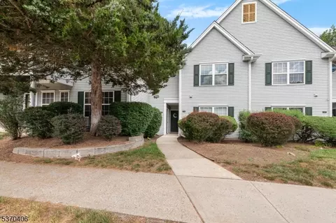 5806 Tudor Dr #5806, Pompton Plains, NJ 07444