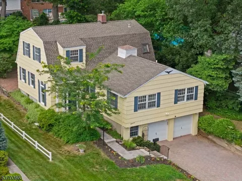 31 Overlook Ter, Nutley, NJ 07110