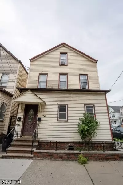 74 4th St, Elizabeth City, NJ 07206