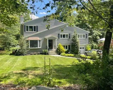 20 Glenwood Dr, Montville, NJ 07045