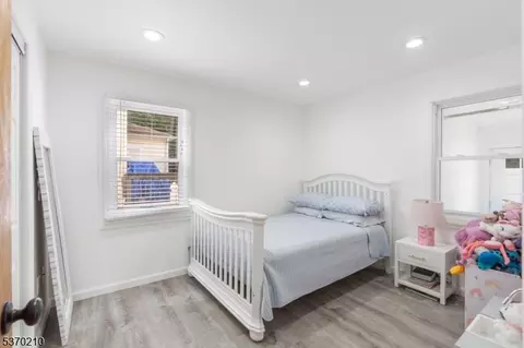 423 E 4th Ave, Roselle, NJ 07203 photo 6