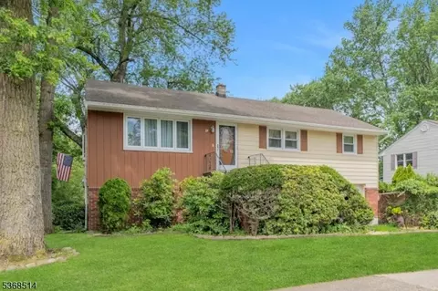 30 Lakeside Ave, Bloomingdale, NJ 07403