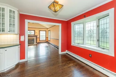 110 Chestnut Dr, Wayne, NJ 07470 photo 6