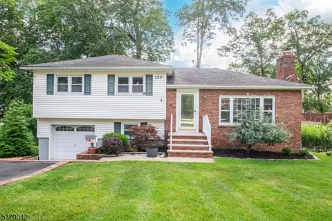 110 Chestnut Dr, Wayne, NJ 07470