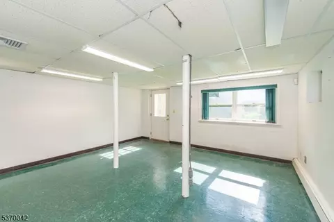 110 Chestnut Dr, Wayne, NJ 07470 photo 22